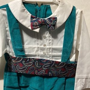 Boys 12mo Green Velveteen Onepiece + Paisley Bow tie HOLIDAY OUTFIT; NWOT